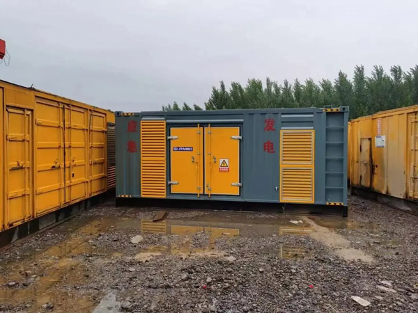 石阡柴油发电机如何判断干式空气滤清器是否需要更换？